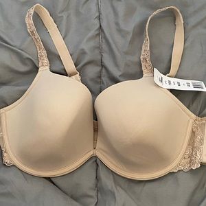 NWT Femi Bra size 40 D